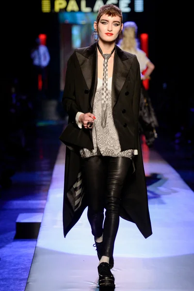 Look 27